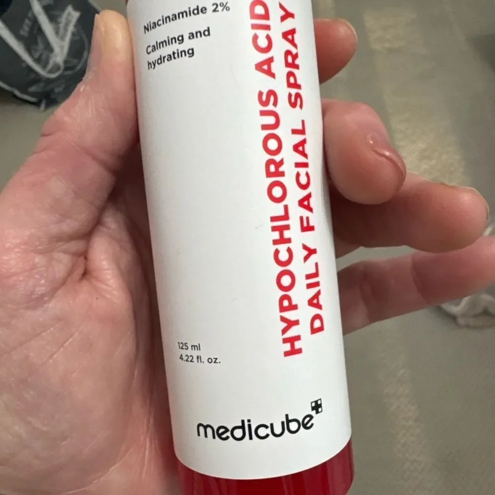 Medicube Hypochlorous Acid Daily Facial Spray 125ml – NEW in Box